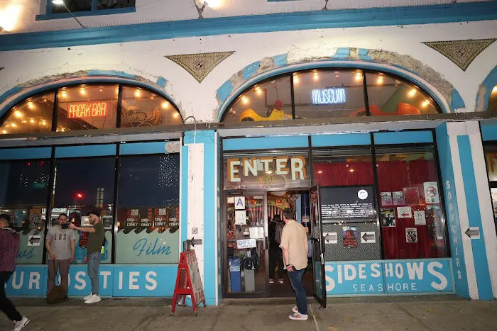 Freak Bar Picture 9