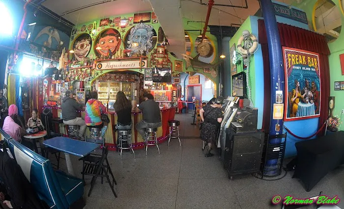 Freak Bar Picture 2