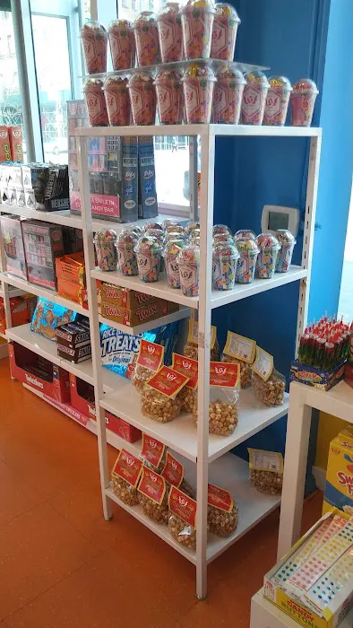 IT'SUGAR Coney Island Picture 4