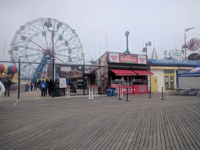 Famiglia Pizzeria at Deno's Wonder Wheel Amusement Park Picture 3