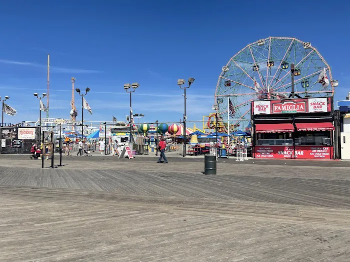 Famiglia Pizzeria at Deno's Wonder Wheel Amusement Park Picture 5