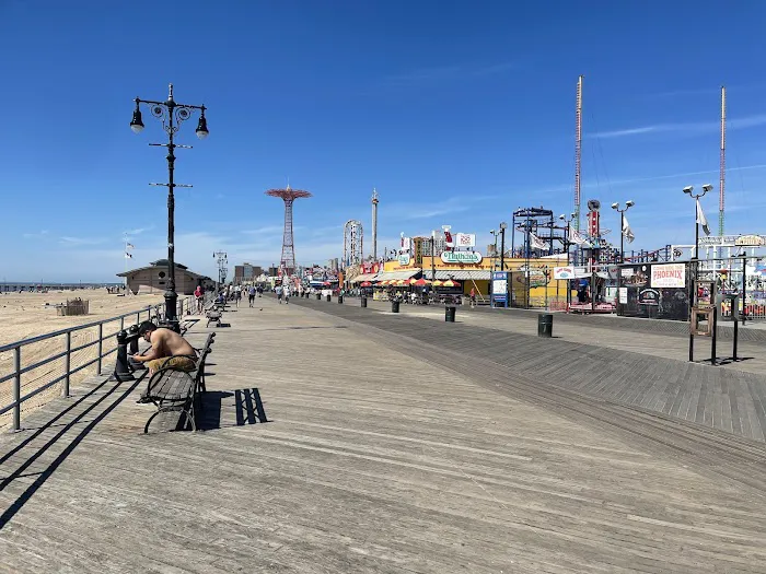 Famiglia Pizzeria at Deno's Wonder Wheel Amusement Park Picture 2