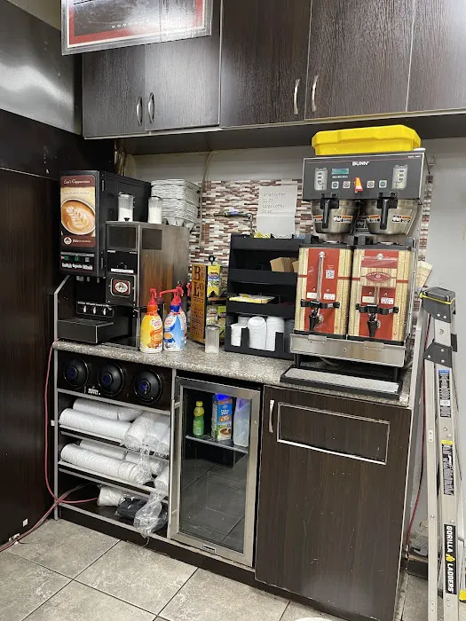 Tolins Gourmet Deli Picture 10