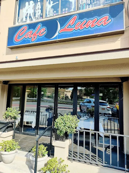 Cafe Luna Picture 4