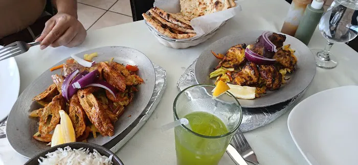 Hylan Curry & Grill Picture 10