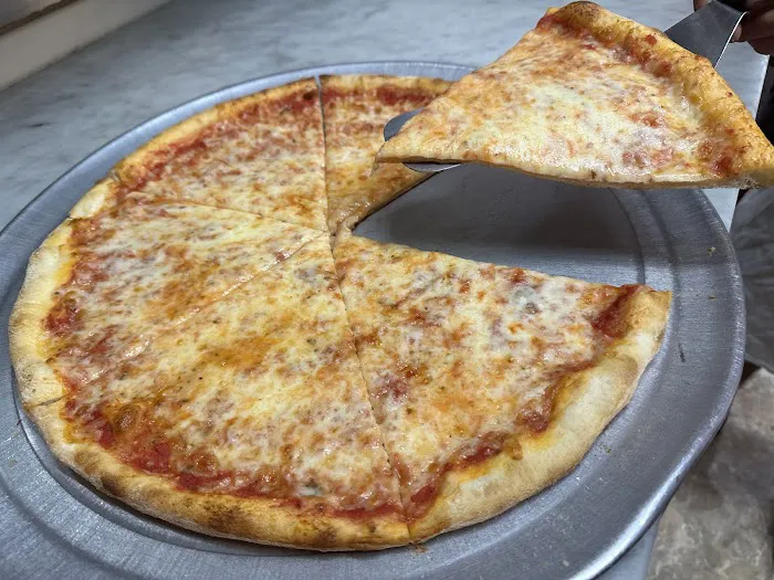 L & R Pizza & Pasta Picture 5