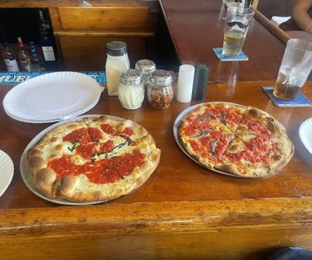Lee's Tavern