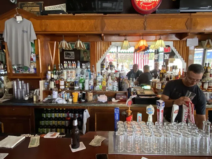 Lee's Tavern Picture 9