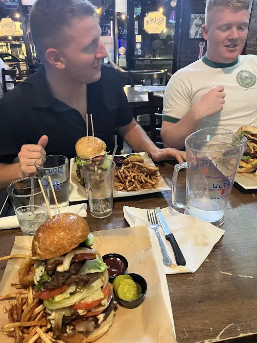 Ralph's Sports Bar Picture 6