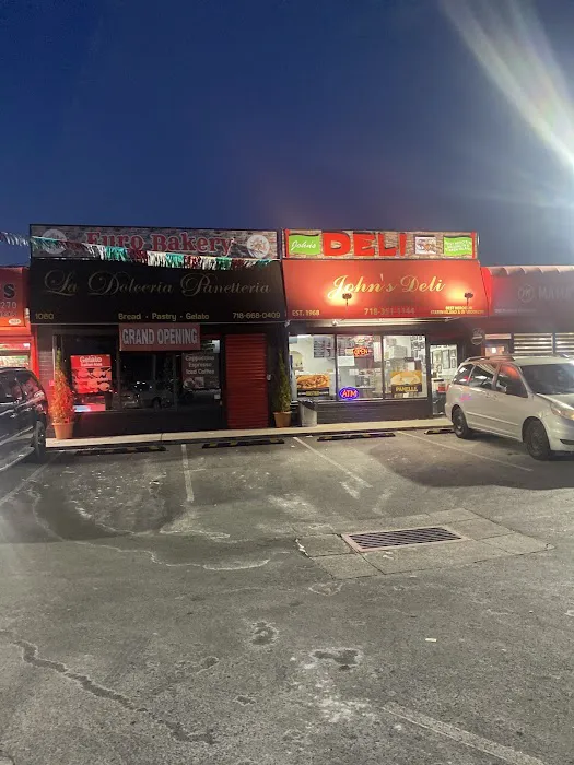 John's Deli Picture 10