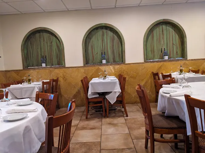 Rosario's Trattoria & Pizzeria Picture 4