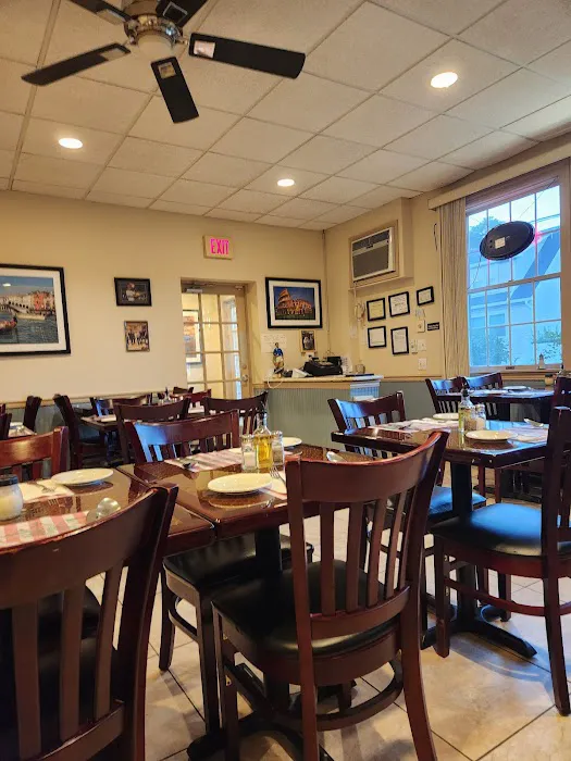 Enza's Ristorante Picture 4