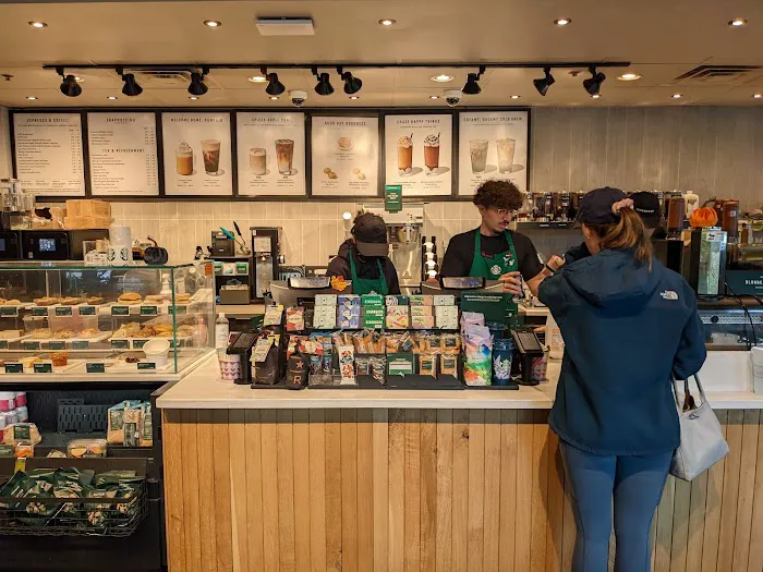 Starbucks Picture 3