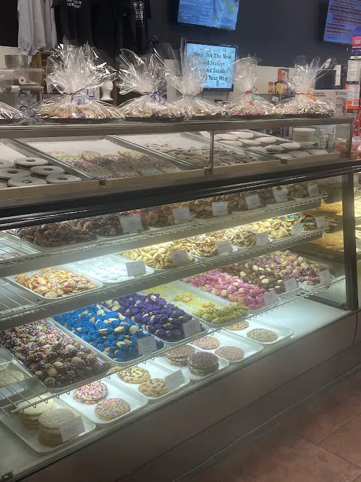 Lotito's Deli & Bakery Picture 6