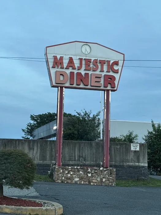 Majestic Diner Picture 6