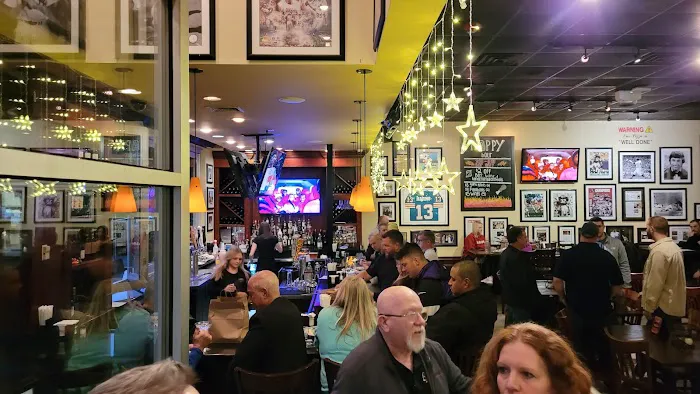 Anthony's Coal Fired Pizza & Wings Picture 3