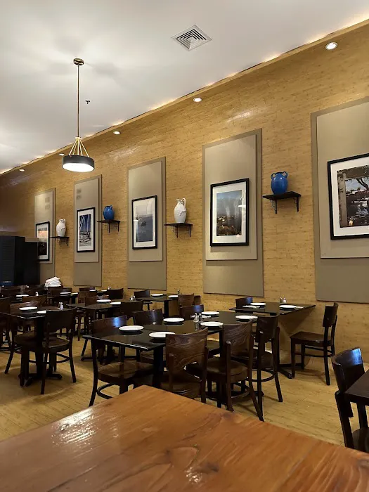 Greek City Restaurant Picture 2