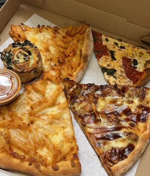 Johnny’s Pizza & Restaurant Picture 7