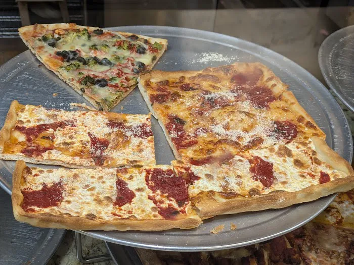 Johnny’s Pizza & Restaurant Picture 4