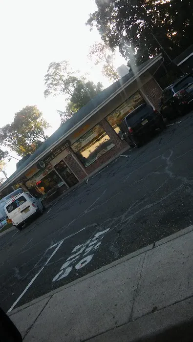Fardale Deli & Mini Market Picture 2