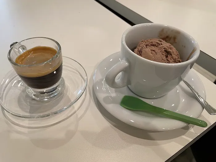 Gio’s Gelato & Espresso Bar Picture 10