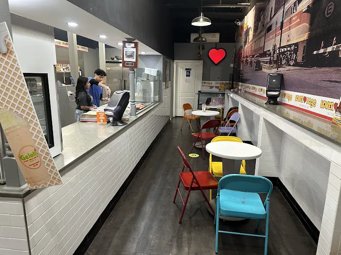 Lover Dogs Riverside Eats and Grill Picture 4