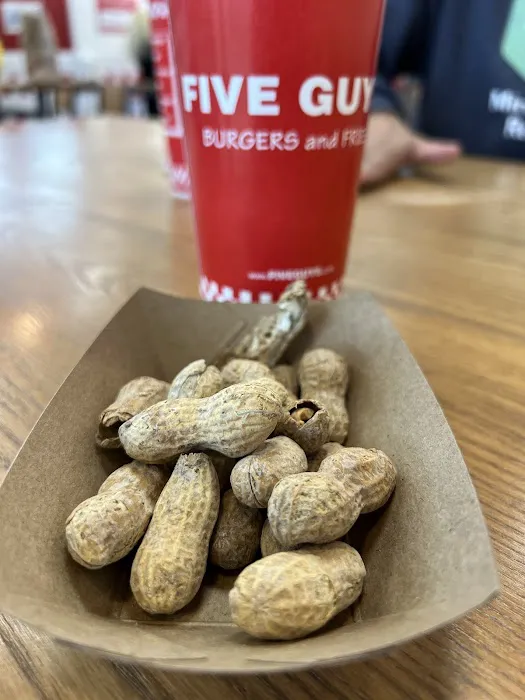 Five Guys Picture 3