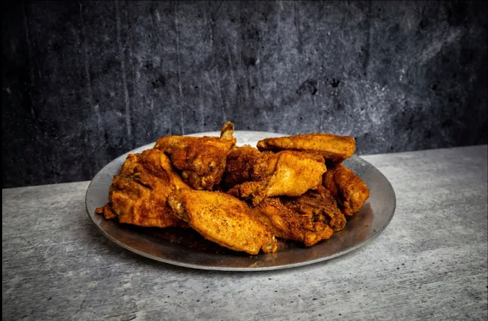 Toss Em Wing Factory Picture 8