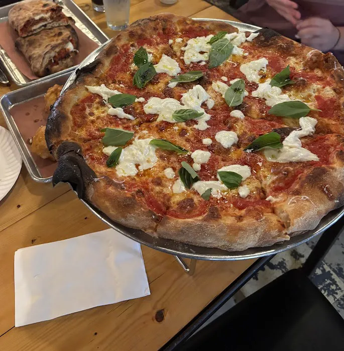 Pan and Peel Pizza Picture 7