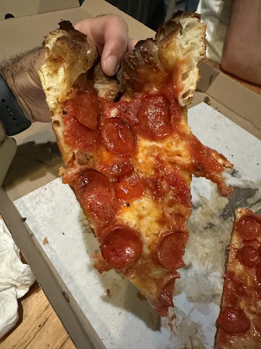 Pan and Peel Pizza Picture 2