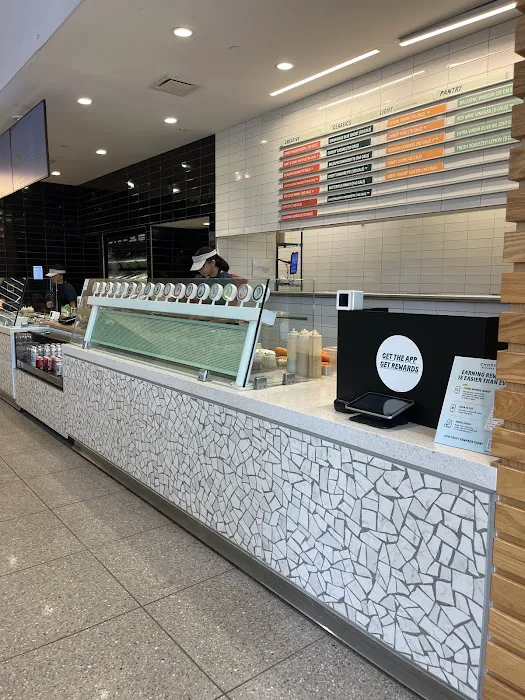 Chopt Creative Salad Co. Picture 1