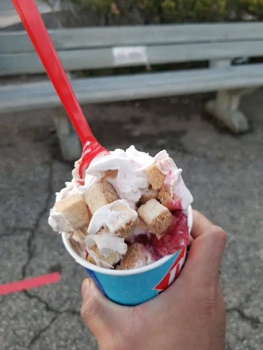 Dairy Queen (Treat Only) Picture 3