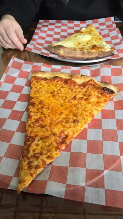 Pearl River Pizzeria Picture 1