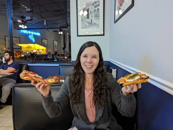 Pearl River Pizzeria Picture 4