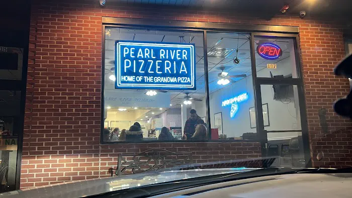 Pearl River Pizzeria Picture 3