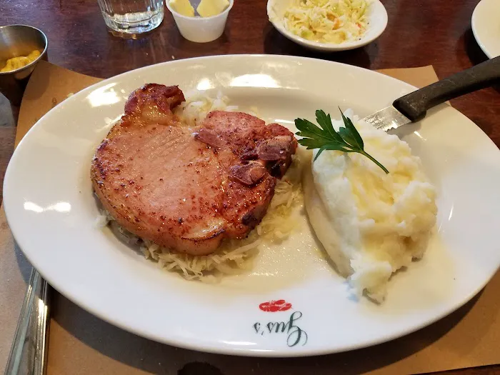 Gus's Restaurant Picture 1