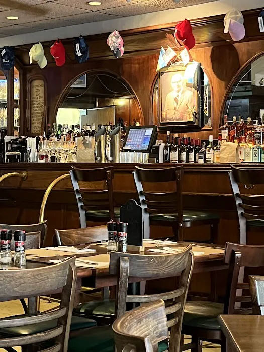 Gus's Restaurant Picture 2