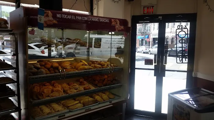 Panaderia y Cafe La Chapincita Picture 3