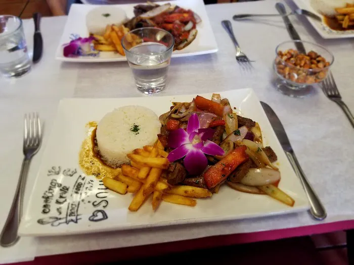 Quenas Restaurant Picture 5