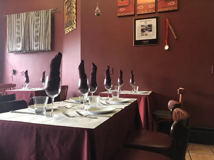 Quenas Restaurant Picture 4