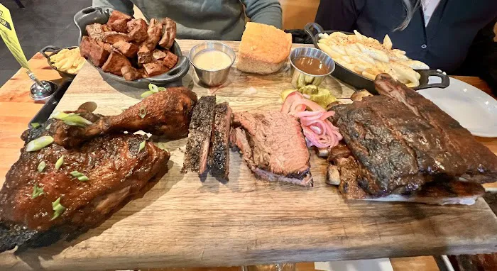 SmokeHouse Tailgate Grill - Mamaroneck Picture 4