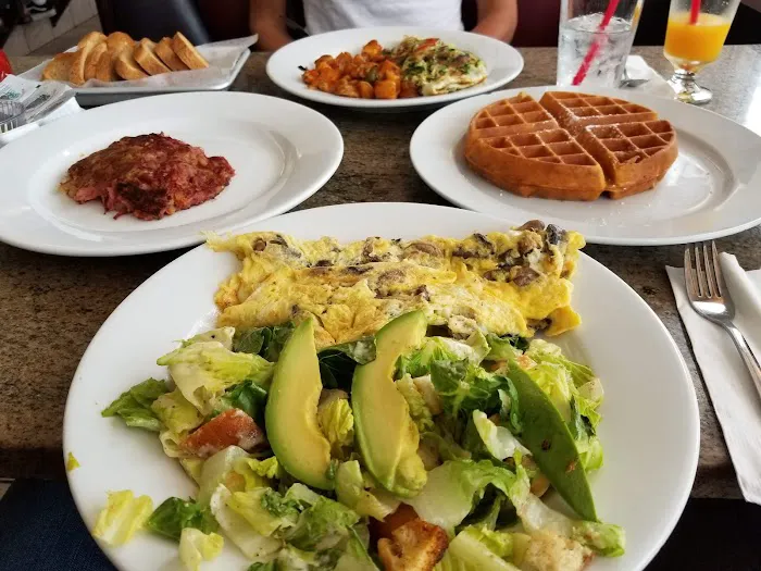 Mamaroneck Diner & Pizza Restaurant Picture 7