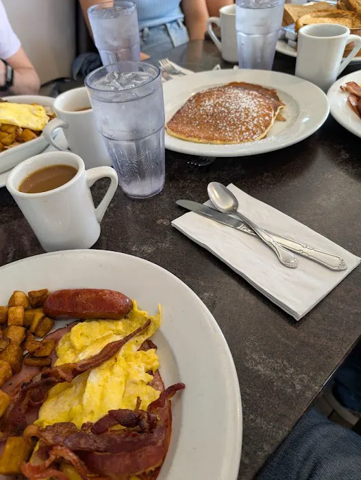 Mamaroneck Diner & Pizza Restaurant Picture 8