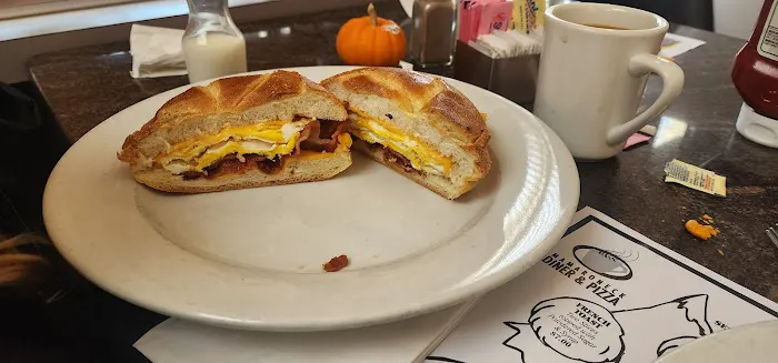 Mamaroneck Diner & Pizza Restaurant Picture 3