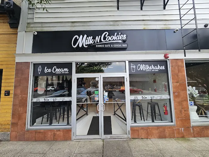 Milk N Cookies - Cookie Café & Cereal Bar Picture 5