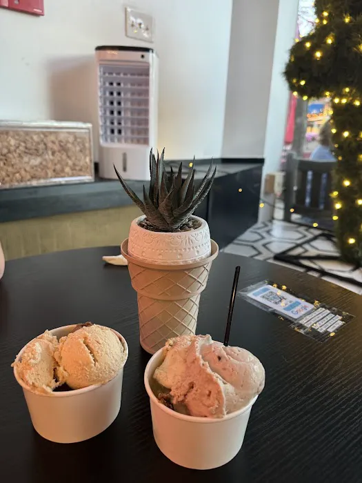 Pros & Cones Picture 9