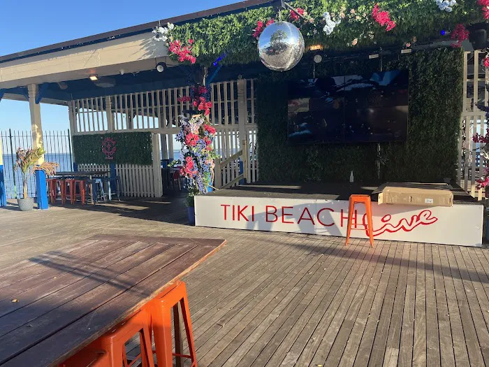 Tiki Beach Pier Restaurant Picture 2