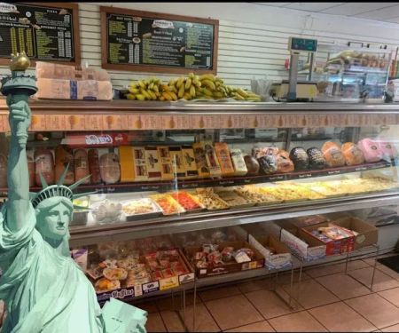 Domingo's Deli and Pizza