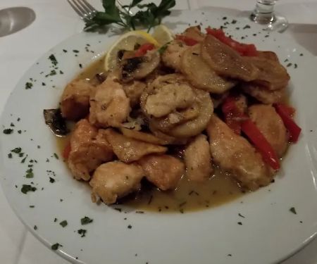 Alex's Bar and Grille