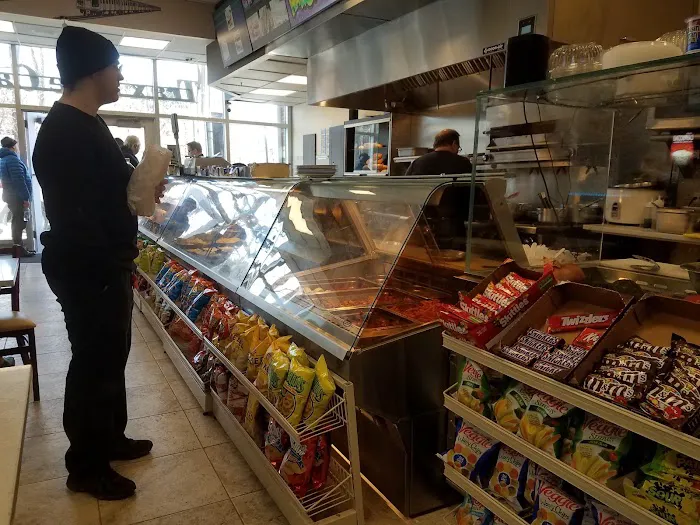 Tommy’s Trax Side Cafe Picture 4